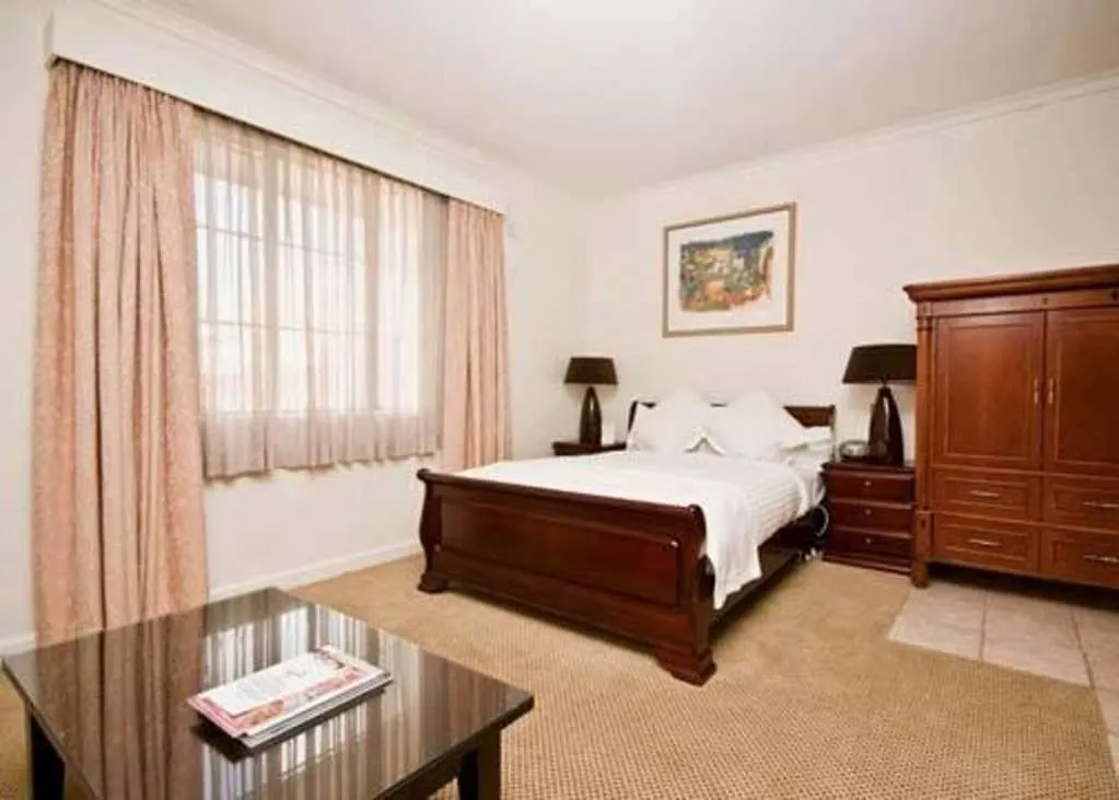 Country Plaza Motel Queanbeyan Australia