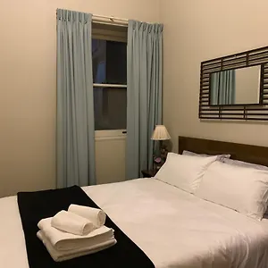 boutique-apartment-in-the-heart-of-adelaide-cbd.adelaidehotels-au.com/