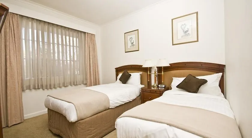 Country Plaza Motel Куинбиан
