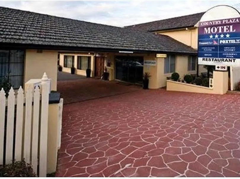 Country Plaza Motel Куинбиан